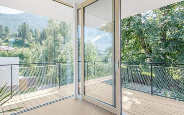 MODERN GLASS ARCHITECTURE